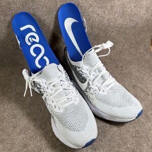 Nike React Flyknit 2 Shoes Mens 11 White & Blue Running Sneakers Lightweight